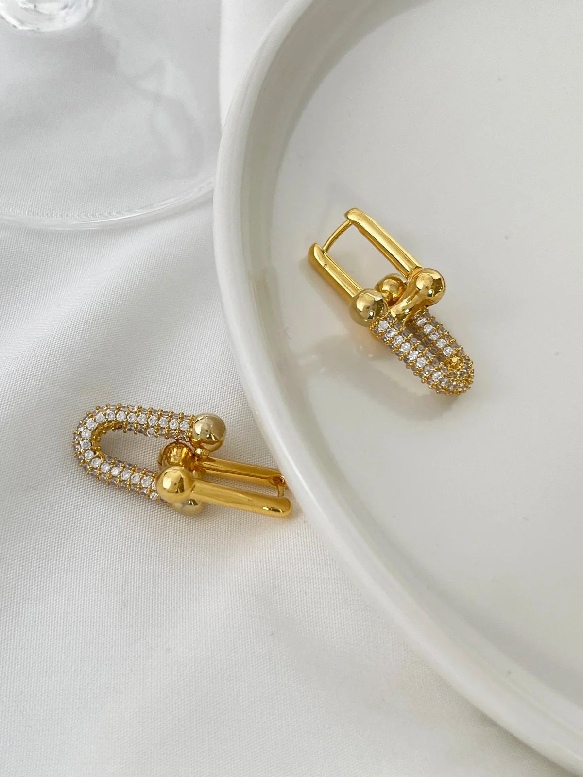 Chunky U-Link Chain Dangle Hoops